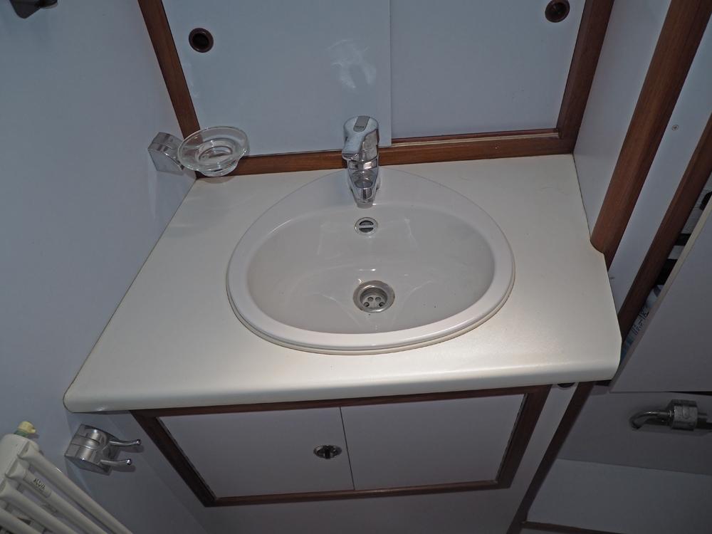 Fore ship, Accommodation